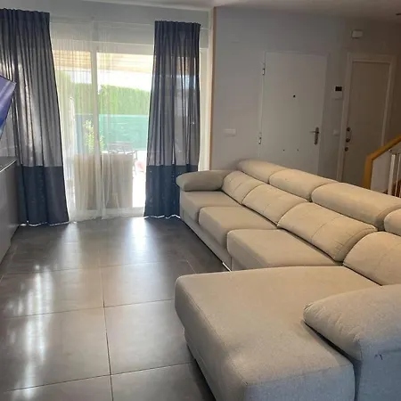 펜션 Chalet Con Piscina Cerca A Valencia *